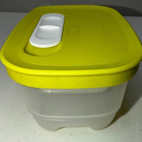 Tupperware 375ml Fridge Smart Fruit Vegetable Vented Storage Container 7377 - Picture 3 of 6